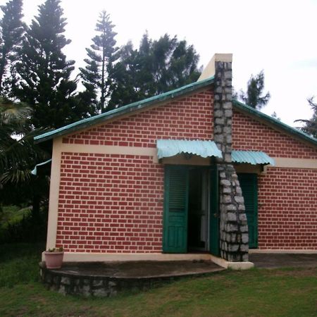 Ravinala Anosy Hotel Tolagnaro Exterior photo