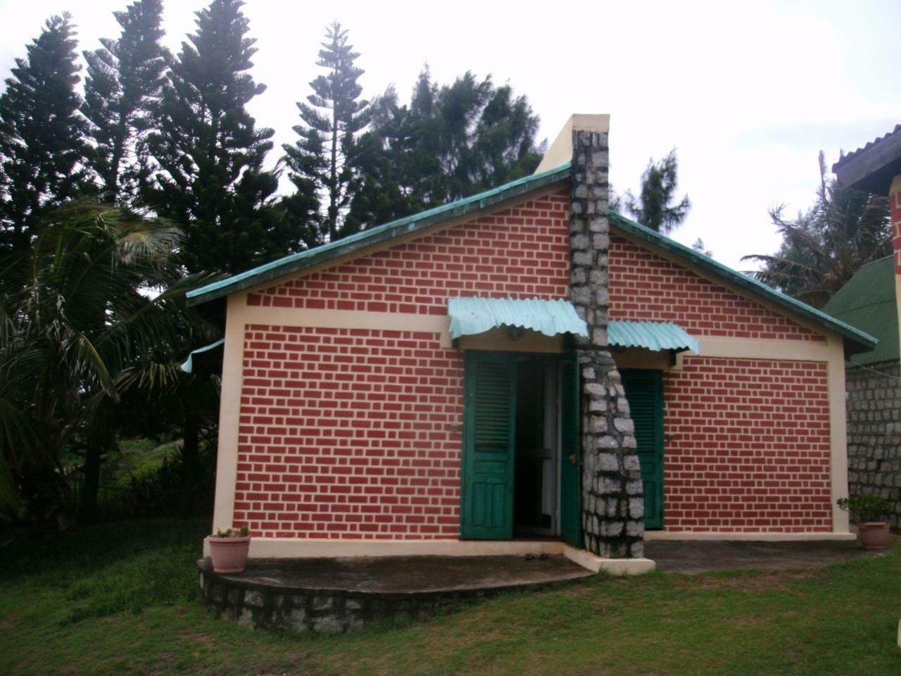 Ravinala Anosy Hotel Tolagnaro Exterior photo